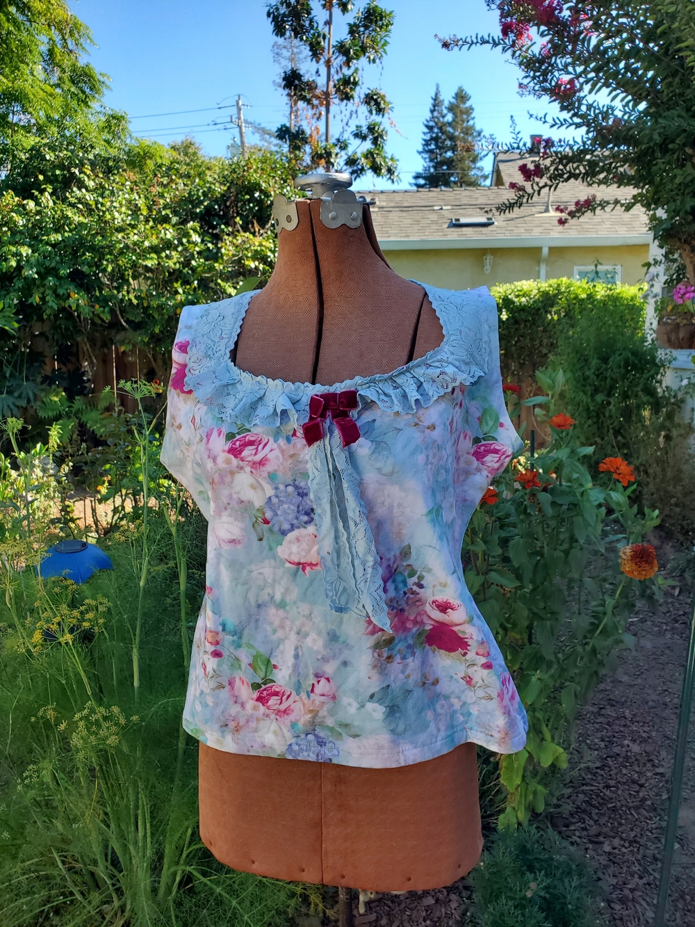 Kitten D'Amour Floral Lace-Trim Camisole Top in Light Blue with Pink Roses
